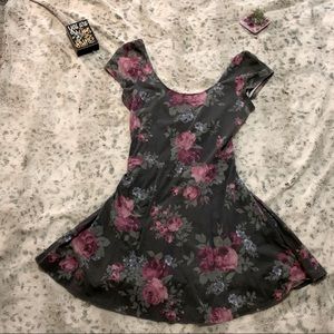 American Eagle Outfitters 🦅 | Floral Skater Dress